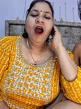 MOM-SUN-COUPLE online show from 03-16-25, 05:07