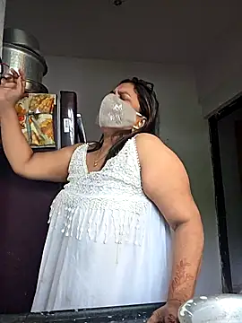 MOM-SUN-COUPLE online show from 10-05-25, 10:35