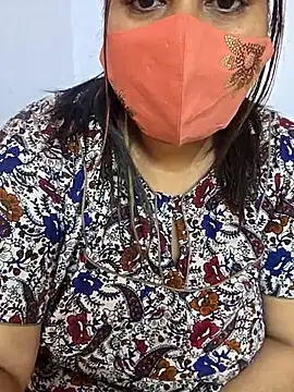 MOM-SUN-COUPLE online show from 03-18-26, 09:12