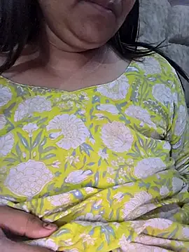 MOM-SUN-COUPLE online show from 04-23-26, 05:04