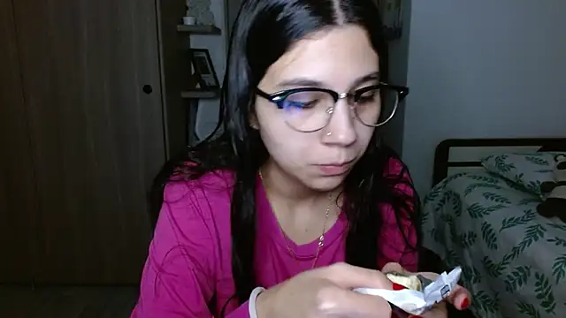 mia  lopez  online show from 12-03-25, 12:51