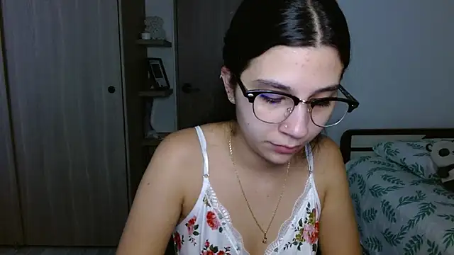 mia  lopez  online show from 12-04-25, 01:48