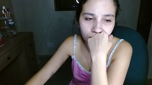 mia  lopez  online show from 07-10-26, 04:06