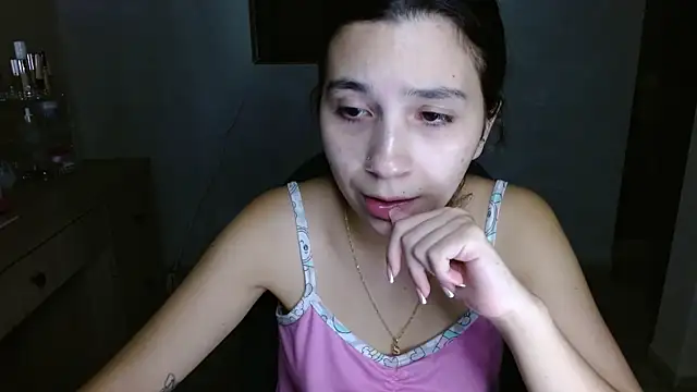 mia  lopez  online show from 07-11-26, 04:04