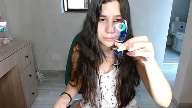 mia  lopez  online show from 07-15-26, 10:26