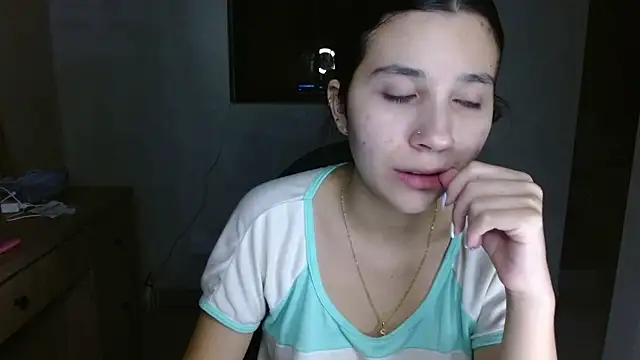 mia  lopez  online show from 07-30-26, 04:22