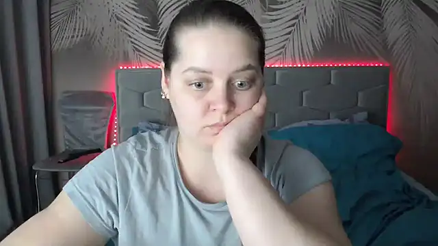 uliastar online show from 02-16-25, 01:05