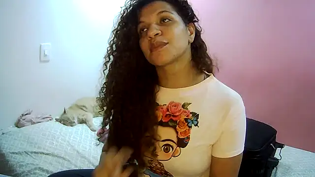 Snapshot of gatubelahot chatting on 01-15-26, 12:48 gatubelahot online show from 01-15-26, 12:48