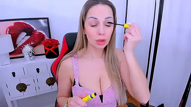 Snapshot of PamelaFlowers chatting on 03-03-25, 06:37 PamelaFlowers online show from 03-03-25, 06:37