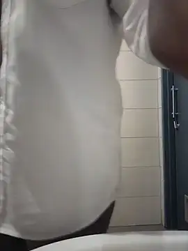 Snapshot of douksm chatting on 12-11-24, 10:58 douksm online show from 12-11-24, 10:58