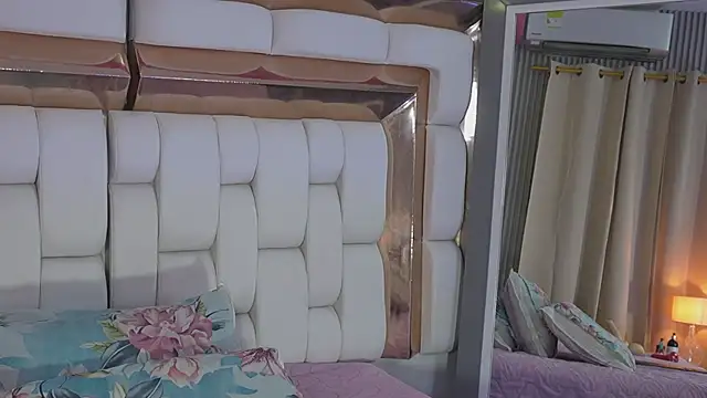 kinkylittlegirll online show from 04-22-26, 02:47