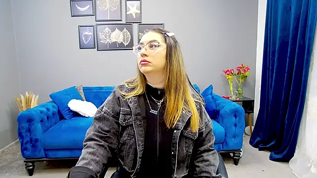 Snapshot of Katewalker_ chatting on 03-20-25, 06:09 Katewalker online show from 03-20-25, 06:09