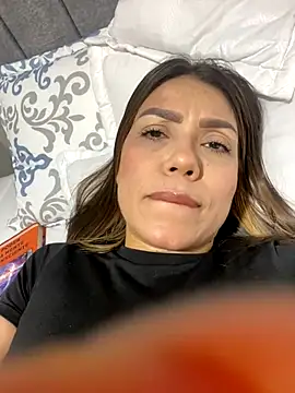 Snapshot of martina_contreras chatting on 10-26-25, 05:13 martina contreras online show from 10-26-25, 05:13