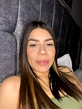 Snapshot of martina_contreras chatting on 10-29-25, 05:10 martina contreras online show from 10-29-25, 05:10