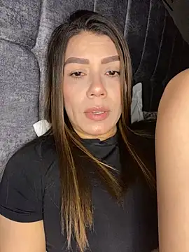 Snapshot of martina_contreras chatting on 11-12-25, 02:12 martina contreras online show from 11-12-25, 02:12