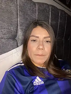 Snapshot of martina_contreras chatting on 11-28-25, 05:10 martina contreras online show from 11-28-25, 05:10