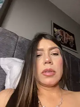martina contreras online show from 06-16-26, 05:21