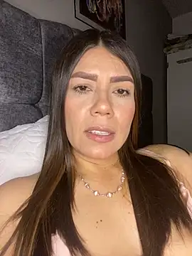 martina contreras online show from 07-08-26, 04:06