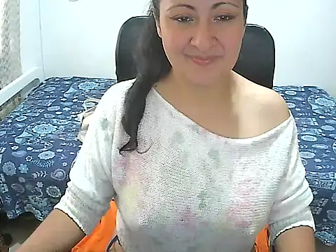 Snapshot of SenthiX chatting on 10-17-25, 05:48 SenthiX online show from 10-17-25, 05:48