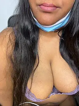 Snapshot of Black_Beauty997 chatting on 07-15-26, 04:51 Black Beauty997 online show from 07-15-26, 04:51