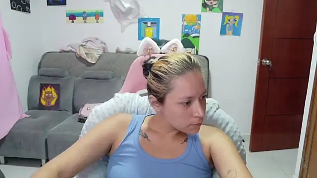 MommyMiaWs online show from 04-07-26, 06:52