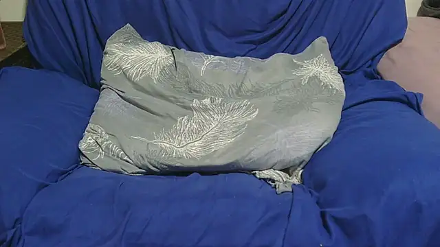 sluttylaura21 online show from 03-25-26, 11:49