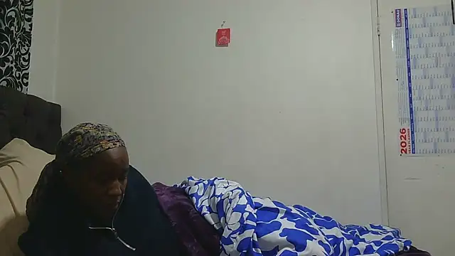 sluttylaura21 online show from 06-04-26, 05:08