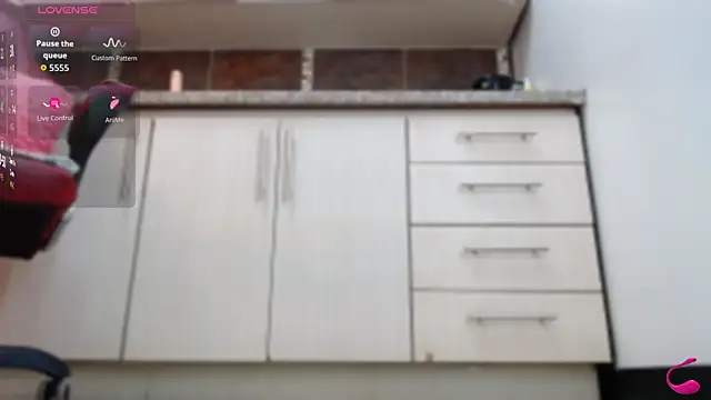 Snapshot of Abril_Beltran_ chatting on 11-03-25, 10:42 Abril Beltran online show from 11-03-25, 10:42