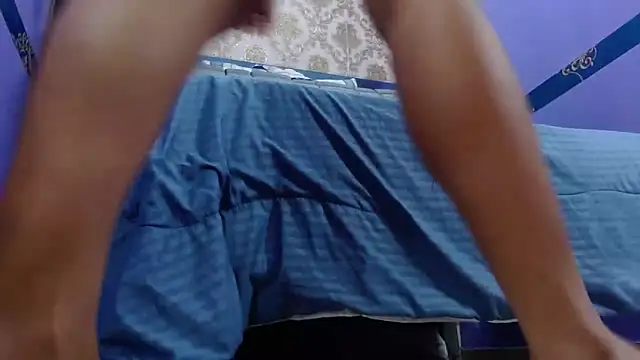 Snapshot of Abril_Beltran_ chatting on 12-15-25, 09:19 Abril Beltran online show from 12-15-25, 09:19