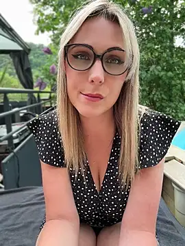 Leanymphoo online show from 04-28-26, 08:52