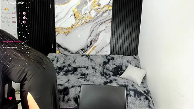 Snapshot of criss_21_ chatting on 03-15-25, 03:07 criss 21 online show from 03-15-25, 03:07