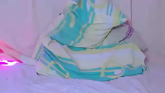 Snapshot of RosesValentina chatting on 02-26-25, 09:53 RosesValentina online show from 02-26-25, 09:53