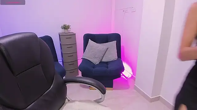 emilly smith 1 online show from 11-08-25, 11:03