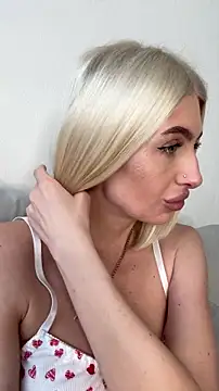 Mia Roxie online show from 03-05-26, 03:02