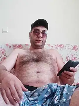 Snapshot of fraud705 chatting on 03-21-25, 01:01 fraud705 online show from 03-21-25, 01:01