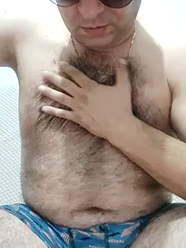 Snapshot of fraud705 chatting on 09-09-25, 04:28 fraud705 online show from 09-09-25, 04:28