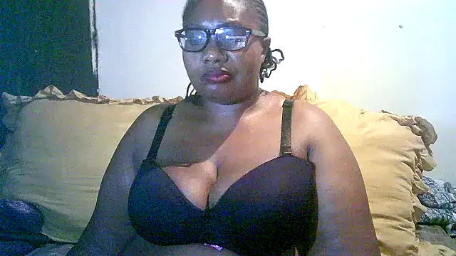 Snapshot of YELLOW_BONE chatting on 11-08-25, 09:13 YELLOW BONE online show from 11-08-25, 09:13