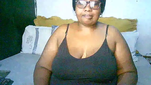 Snapshot of YELLOW_BONE chatting on 12-02-25, 08:19 YELLOW BONE online show from 12-02-25, 08:19