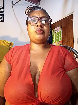 Snapshot of YELLOW_BONE chatting on 01-12-26, 08:36 YELLOW BONE online show from 01-12-26, 08:36