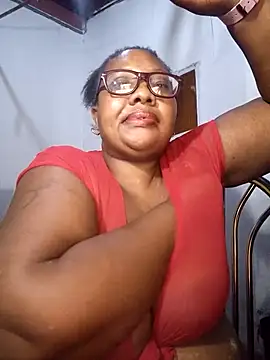 Snapshot of YELLOW_BONE chatting on 01-31-26, 09:02 YELLOW BONE online show from 01-31-26, 09:02