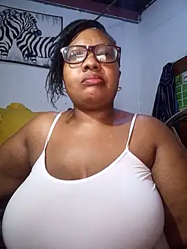 Snapshot of YELLOW_BONE chatting on 02-25-26, 09:13 YELLOW BONE online show from 02-25-26, 09:13