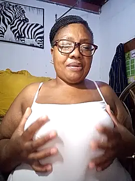 Snapshot of YELLOW_BONE chatting on 03-13-26, 08:37 YELLOW BONE online show from 03-13-26, 08:37