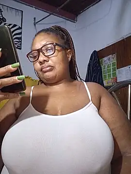 Snapshot of YELLOW_BONE chatting on 05-14-26, 11:22 YELLOW BONE online show from 05-14-26, 11:22