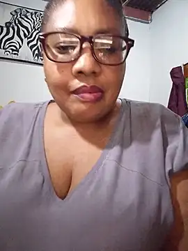 Snapshot of YELLOW_BONE chatting on 05-26-26, 08:49 YELLOW BONE online show from 05-26-26, 08:49