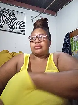 Snapshot of YELLOW_BONE chatting on 05-27-26, 08:06 YELLOW BONE online show from 05-27-26, 08:06