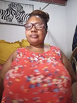Snapshot of YELLOW_BONE chatting on 06-01-26, 08:32 YELLOW BONE online show from 06-01-26, 08:32