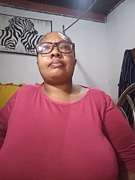 Snapshot of YELLOW_BONE chatting on 06-18-26, 08:24 YELLOW BONE online show from 06-18-26, 08:24