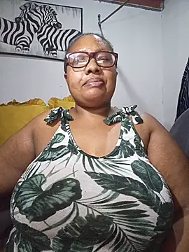 Snapshot of YELLOW_BONE chatting on 06-27-26, 08:58 YELLOW BONE online show from 06-27-26, 08:58