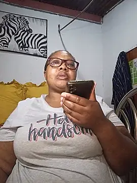 Snapshot of YELLOW_BONE chatting on 06-29-26, 08:53 YELLOW BONE online show from 06-29-26, 08:53