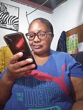Snapshot of YELLOW_BONE chatting on 07-03-26, 08:15 YELLOW BONE online show from 07-03-26, 08:15